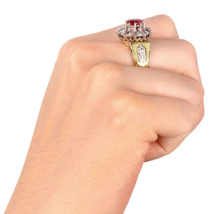 Anel em Ouro Amarelo 18k Formatura com Rubi e Diamantes