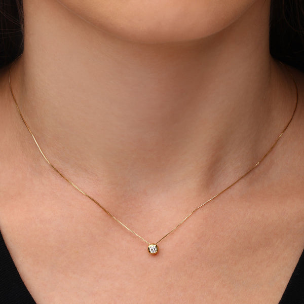 Pingente em Ouro Amarelo 18k com Diamante VS1