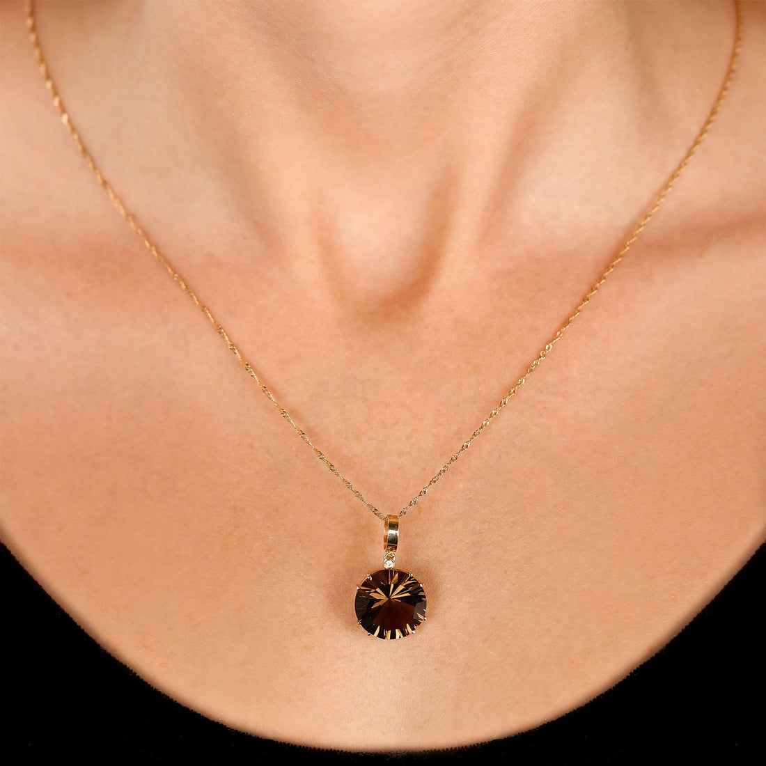 Pingente em Ouro Amarelo 18k com Topázio Fume com Diamante