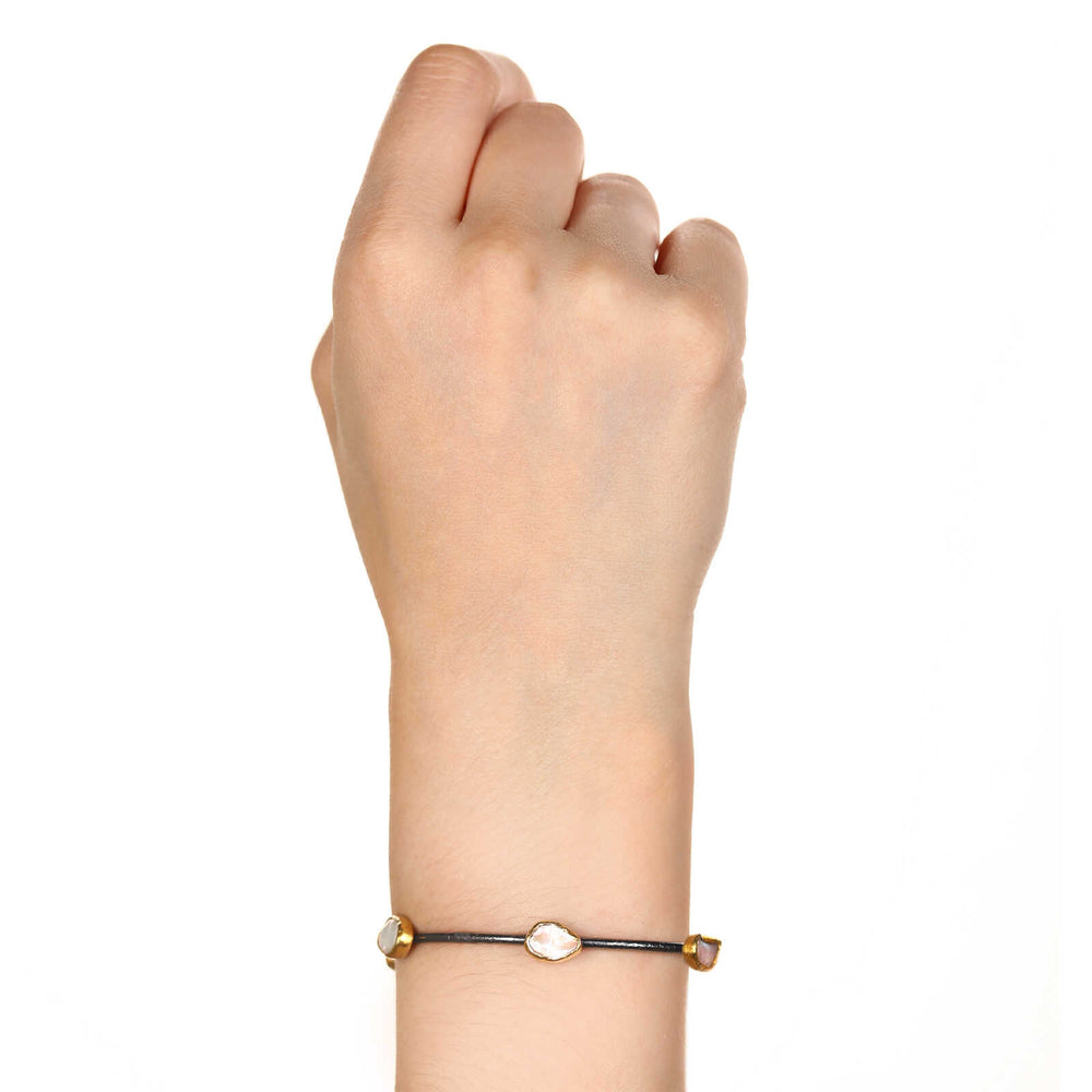 103055-Bracelete Linha Ara Collection em Prata 925 e Ouro Amarelo 23,64 com Madre Pérola