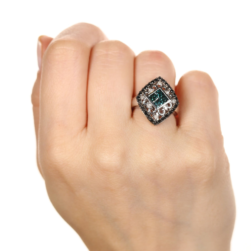 Anel de Prata 925 com Diamantes Azuis, Brancos e Negros