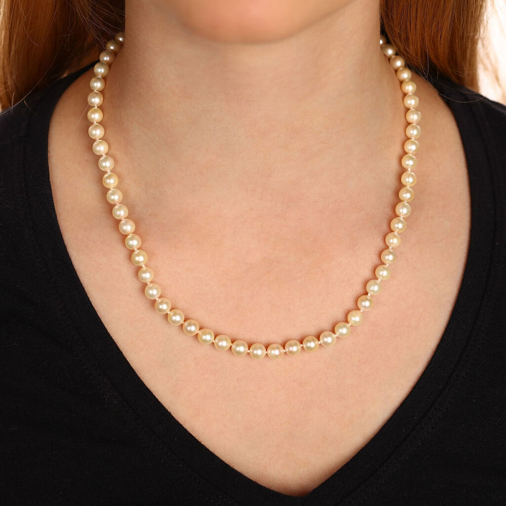 Colar em Ouro Branco 14 k com Pérolas Brancas Akoya