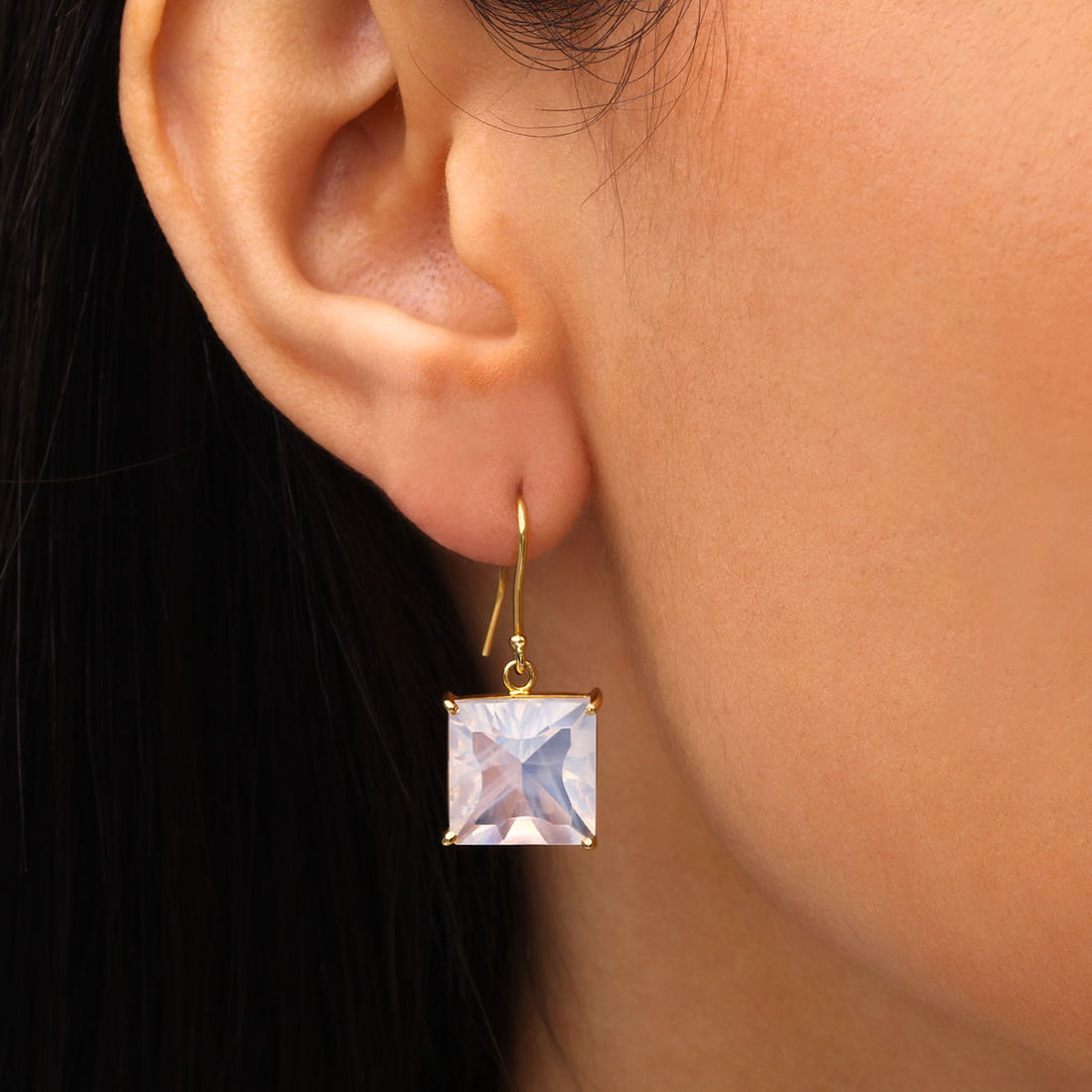 Par de Brinco em Ouro Amarelo 18k com Cristal Milk