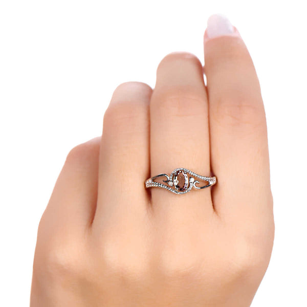 Anel em Prata 925 com Granada Change Color e Diamantes