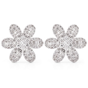 108448 - Par de Brinco em Ouro Branco Florzinha com Diamantes Aprox. 1,12 cts