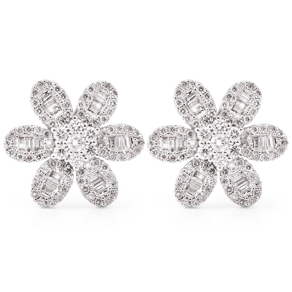 108448 - Par de Brinco em Ouro Branco Florzinha com Diamantes Aprox. 1,12 cts