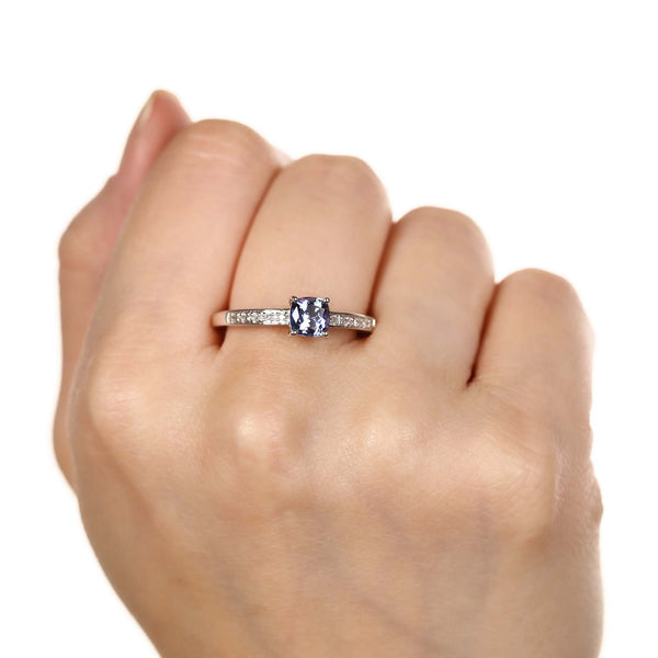 Anel de Prata com Tanzanita e 10 Diamantes