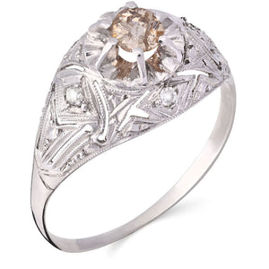 Anel em Ouro Branco com Diamante Central e aro Trabalhado com Diamantes