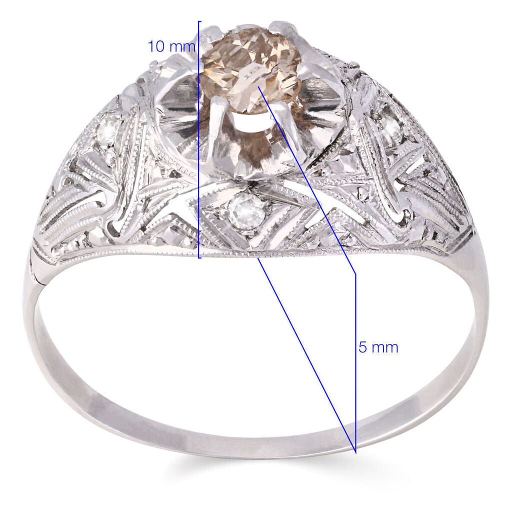 Anel em Ouro Branco com Diamante Central e aro Trabalhado com Diamantes