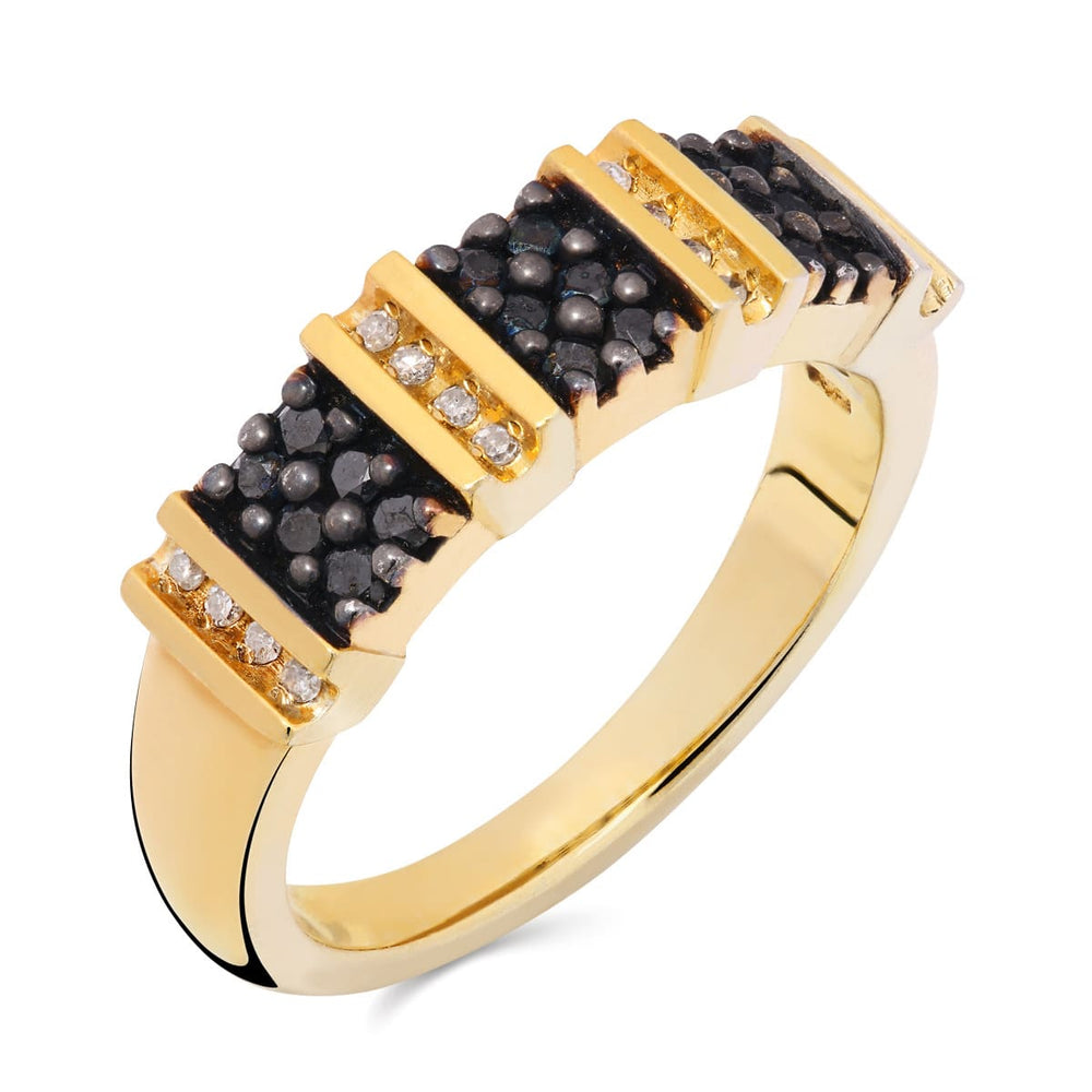 Meia Aliança de Prata com Banho de Ouro Amarelo, Diamantes Negros e Brancos Aprox. 33 pts