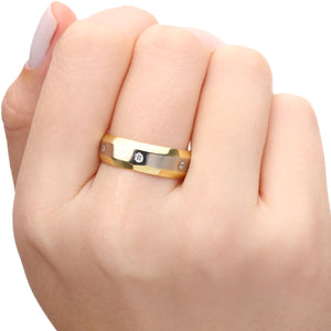 111748- Aliança em Ouro Amarelo e Ouro Branco Com Diamantes