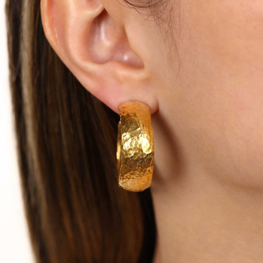 Argola em Ouro Amarelo 18k Ara Collection