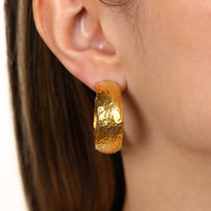117986-Argola em Ouro Amarelo 18k Ara Collection