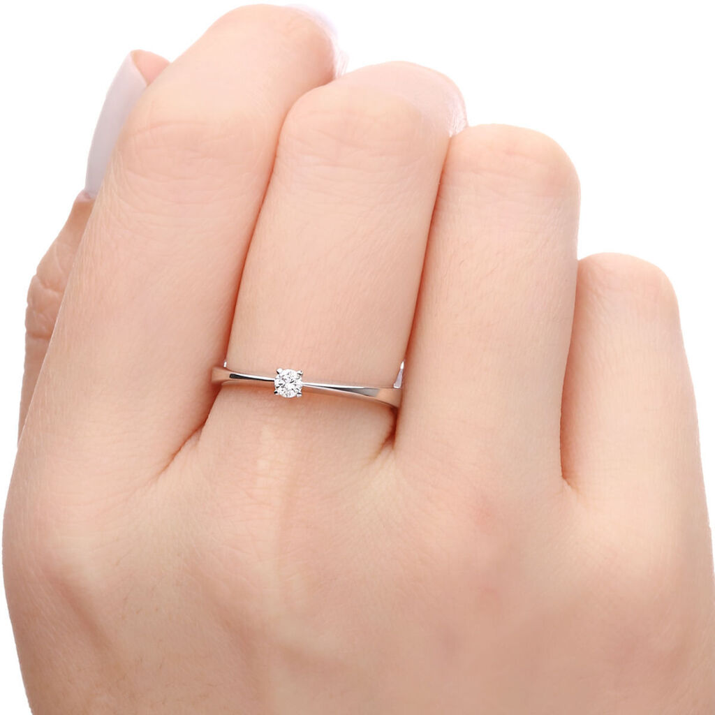 Anel em Ouro Branco Solitário de Diamante