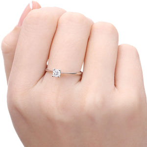 Anel em Ouro Branco 18k Solitário com Diamante
