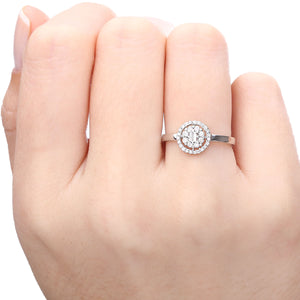 122992-Anel de Ouro Branco Roseta com Diamantes