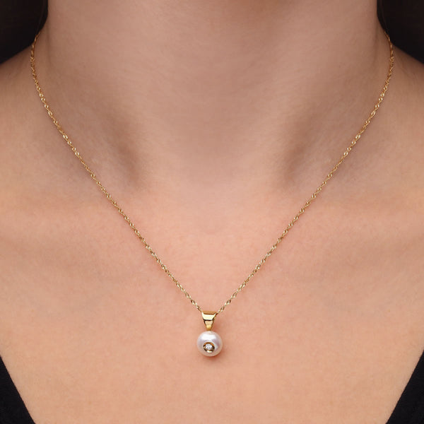 Pingente em Ouro Amarelo 18k com Perola e Diamante