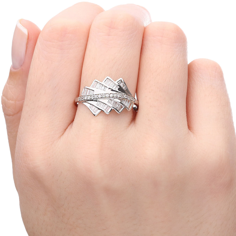 124352-Anel em Ouro Branco de Diamantes