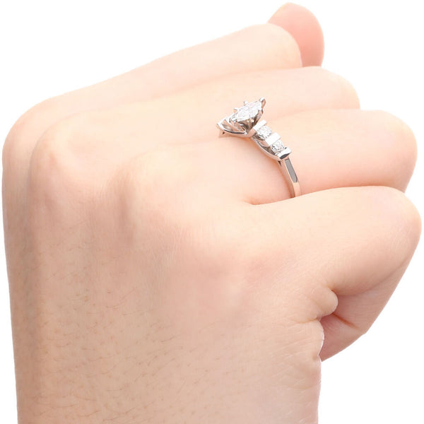 Anel em Ouro Branco de Diamante