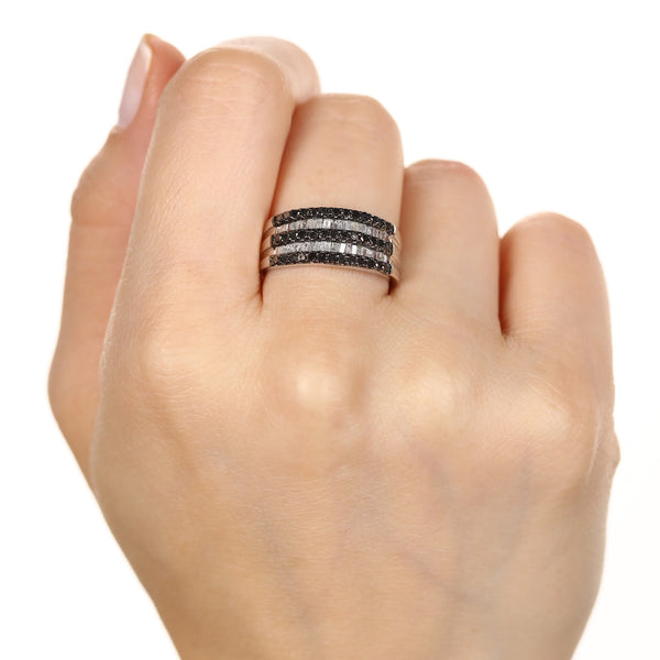 Meia Aliança em Prata 925 com Diamantes Negros e Brancos