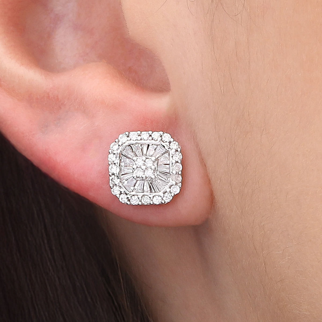Par de Brinco em Ouro Branco 18k com Diamantes