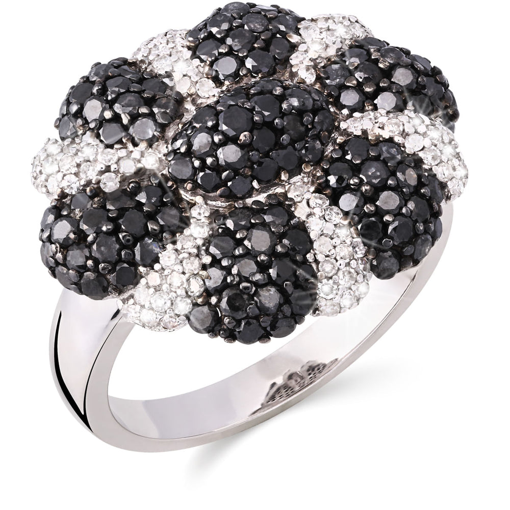 125605 - Anel em Ouro Branco 18 k Flor com Diamantes Negros e Brancos Aprox. 2,36 cts
