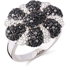 125605 - Anel em Ouro Branco 18 k Flor com Diamantes Negros e Brancos Aprox. 2,36 cts