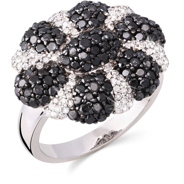 125605 - Anel em Ouro Branco 18 k Flor com Diamantes Negros e Brancos Aprox. 2,36 cts