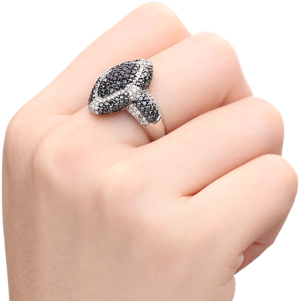 125612 - Anel em Ouro Branco 18 k com Diamantes Negros e Brancos Aprox. 2,42 cts