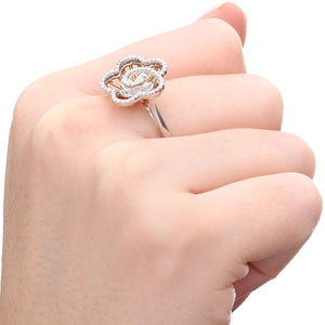 125626-Anel em Ouro Branco  Flor  com Diamantes