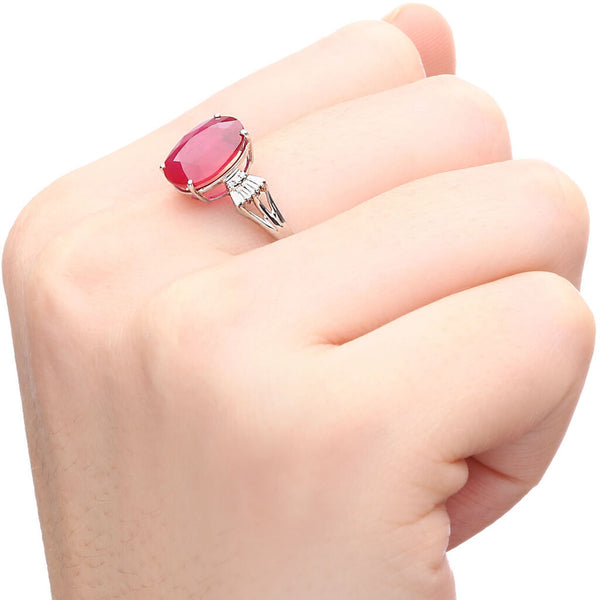 Anel em Ouro Branco 18k com Rubi e Daiamantes Aprox. 3,82 cts