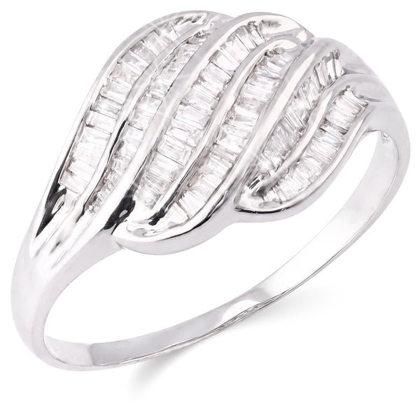 126079-Anel em Ouro Branco Modeo Onda com Diamantes
