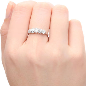Anel em Ouro Branco com Diamantes