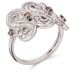 Anel em Ouro Branco com Diamantes Brancos e Chocolates
