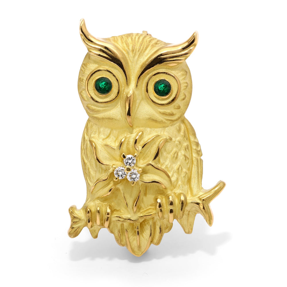 126448-Broche Linha Giovanni em Ouro 18k Coruja de com Esmeraldas e Diamantes