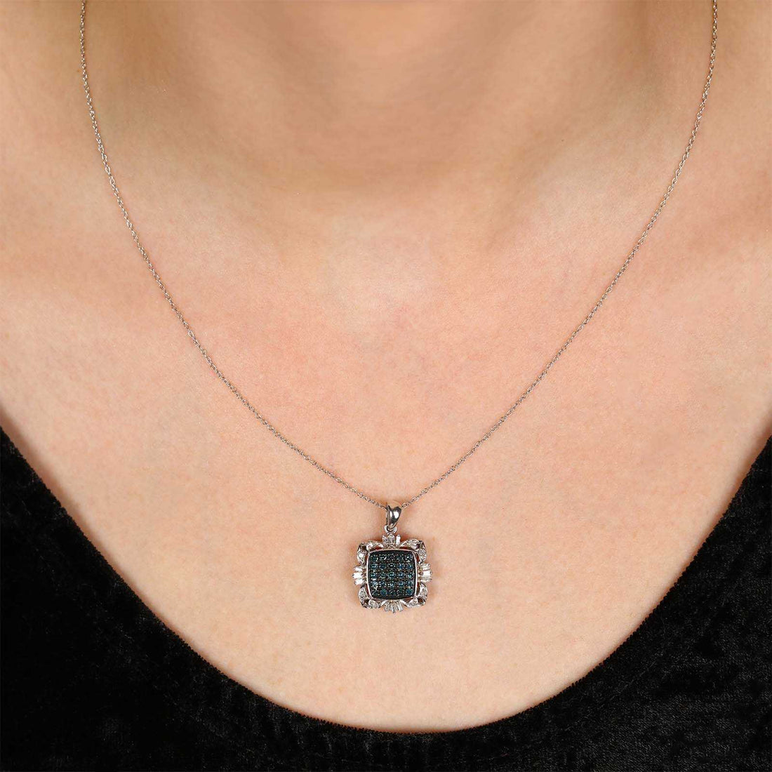 Pingente em Prata 925 com Diamantes Azuis e Brancos