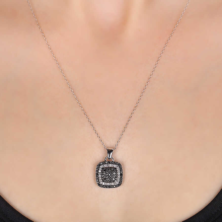 Pingente em Prata 925 com Diamantes Negros e Brancos