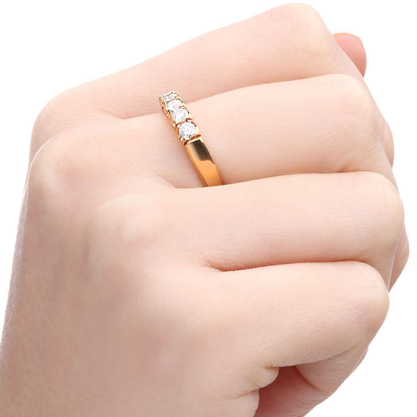 Meia Aliança em Ouro Rosé 18k com Diamantes