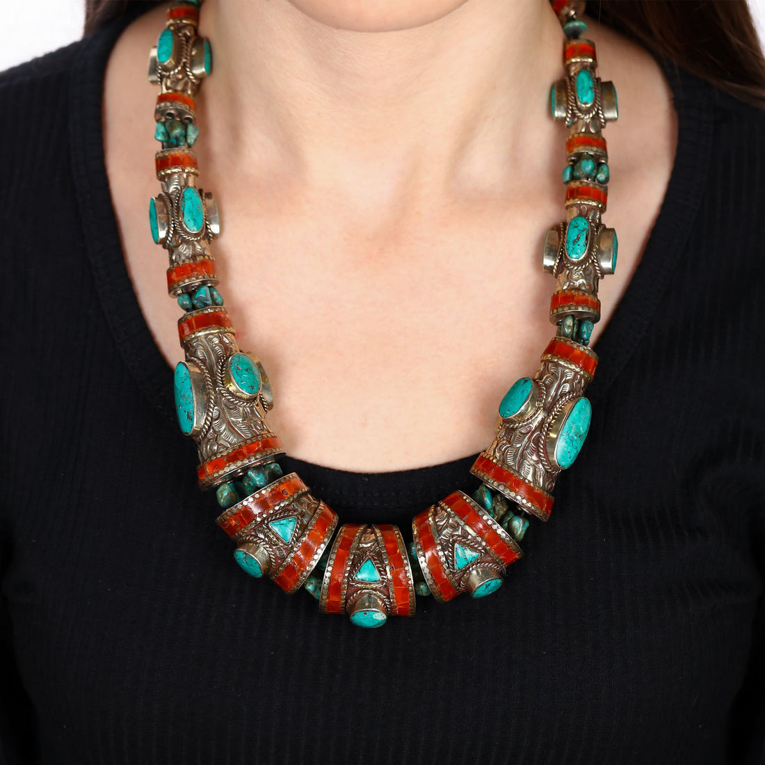 Colar Maxi Nepal Artesanal Trabalhado com Turquesa e Coral