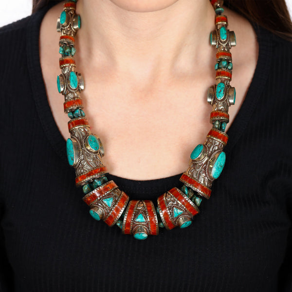 Colar Maxi Nepal Artesanal Trabalhado com Turquesa e Coral