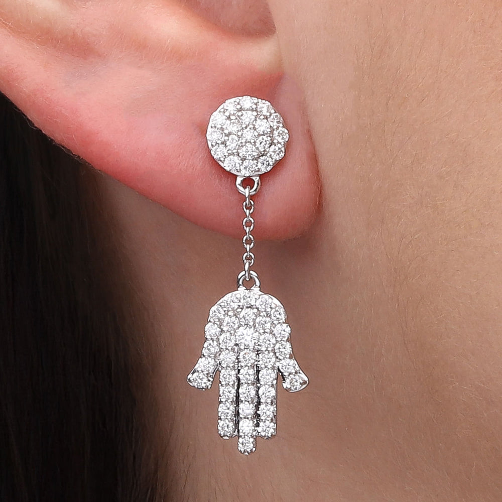 133529 - Par de Brinco em Ouro Branco 18k Designer Mão com Diamantes VS Aprox. 1,11 cts