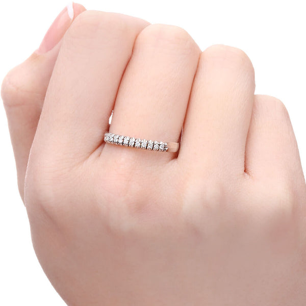 Meia Aliança Ouro Branco 18k com Diamantes