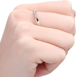 Meia Aliança Ouro Branco 18k com Diamantes