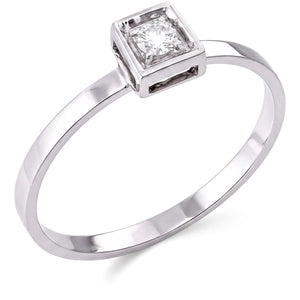 135021-Anel em Ouro Branco Quadrado com Diamantes VS