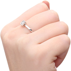135021-Anel em Ouro Branco Quadrado com Diamantes VS