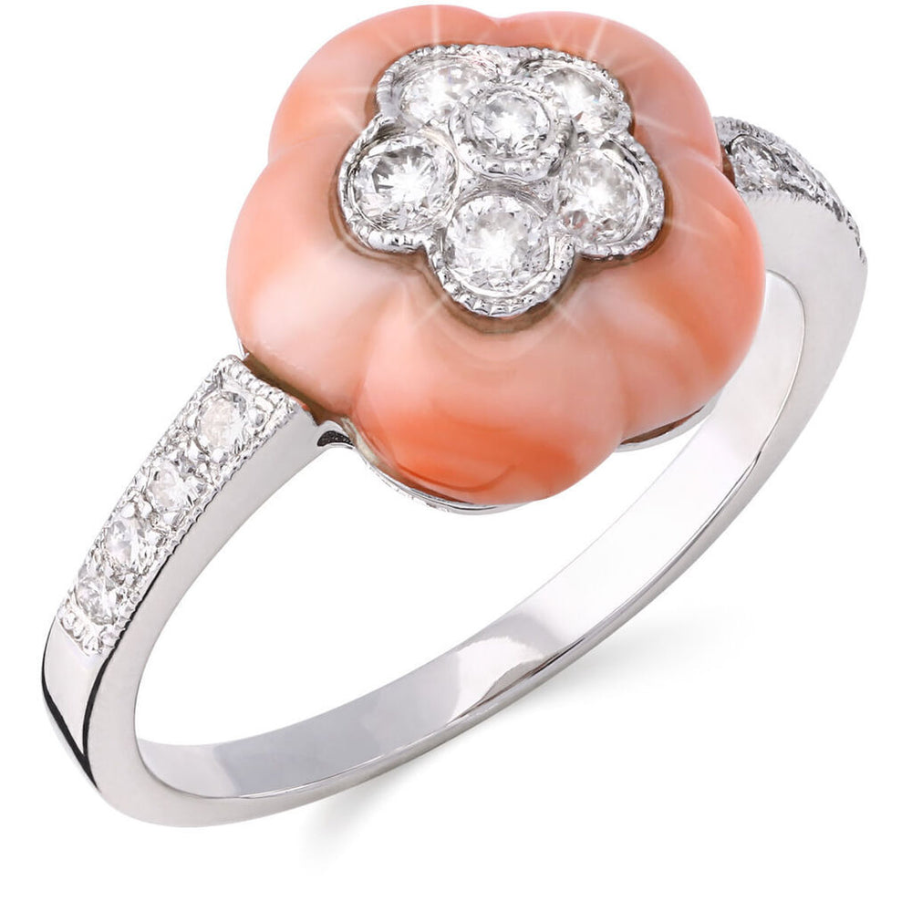 Anel em Ouro Branco 18k Flor com Coral e Diamantes