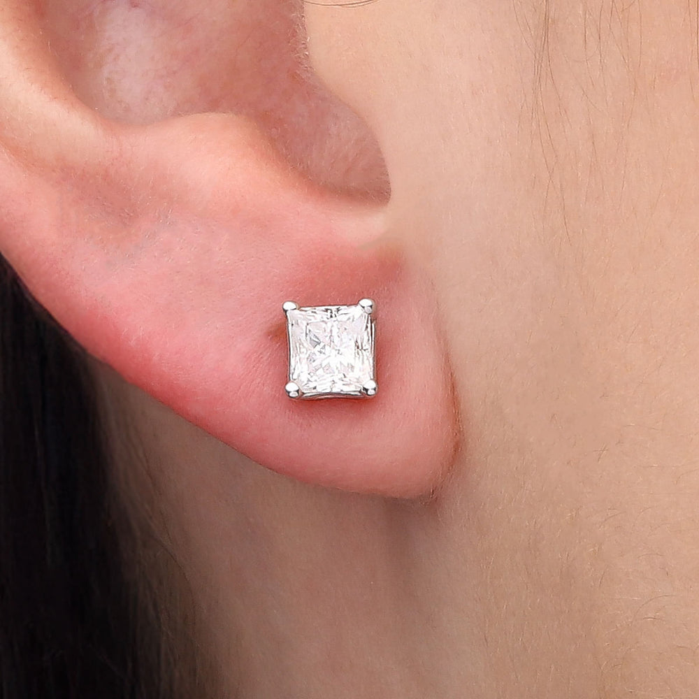 137740-Par de Brinco em Ouro Branco com Diamante Princess Cut