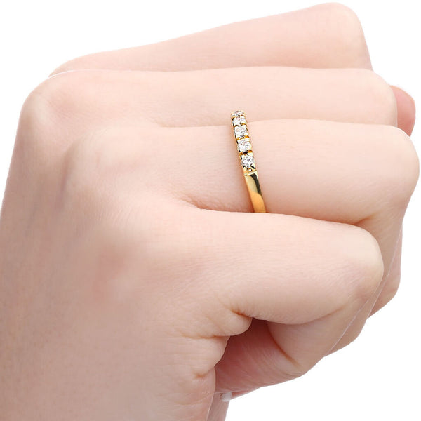 Meia Aliança Ouro Amarelo 18k com 9 Diamantes