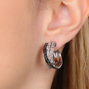 Par de Brincos Meia Argola com 84 Diamantes Negros e Brancos