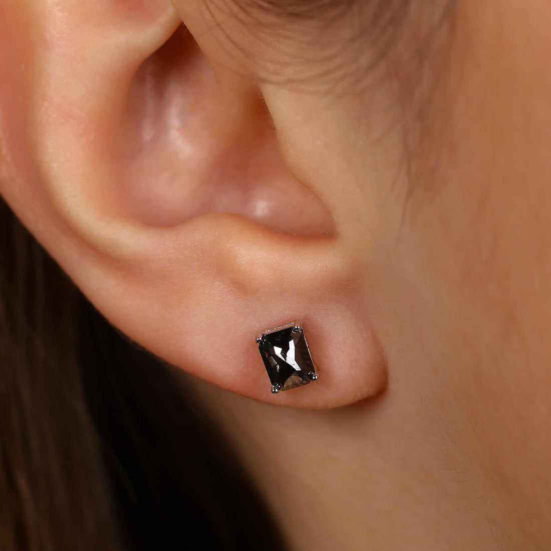 Par de Brinco em Prata 925 com Diamantes Negros